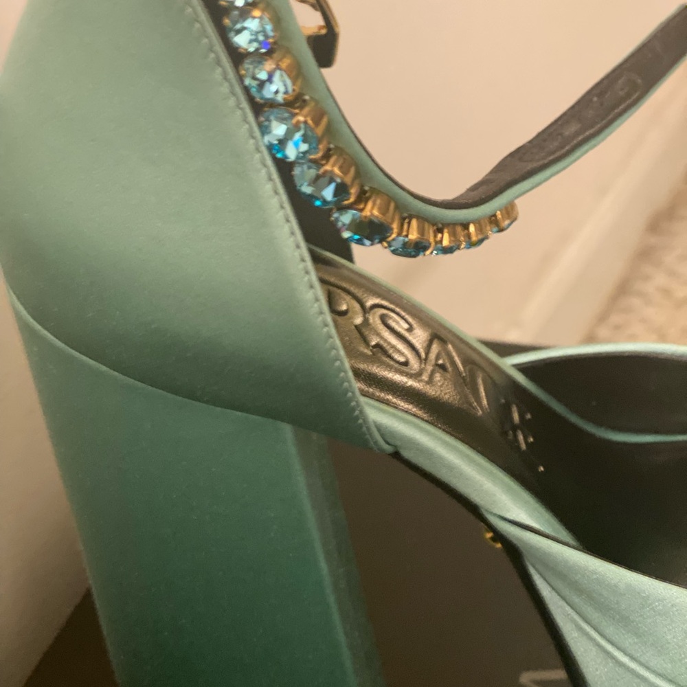 Versace Blue Medusa Aevitas Platform Pumps Heel 37 - Picture 5 of 6
